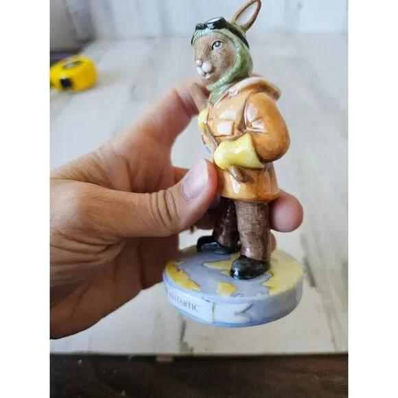 Royal Doulton Scott Antarctica bunnykins explorer DB 418 RARE bunny statue figur